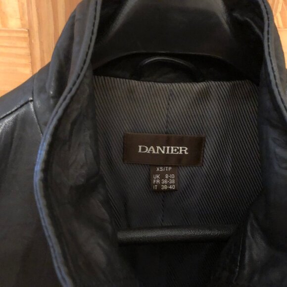 leather jacket - Picture 5 of 7